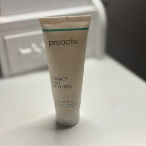 Proactiv Advanced Daily Oil Control Cream - White and Cream